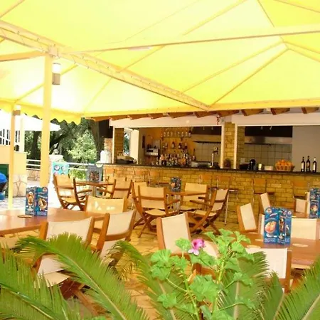 Aparthotel Alexander 3*