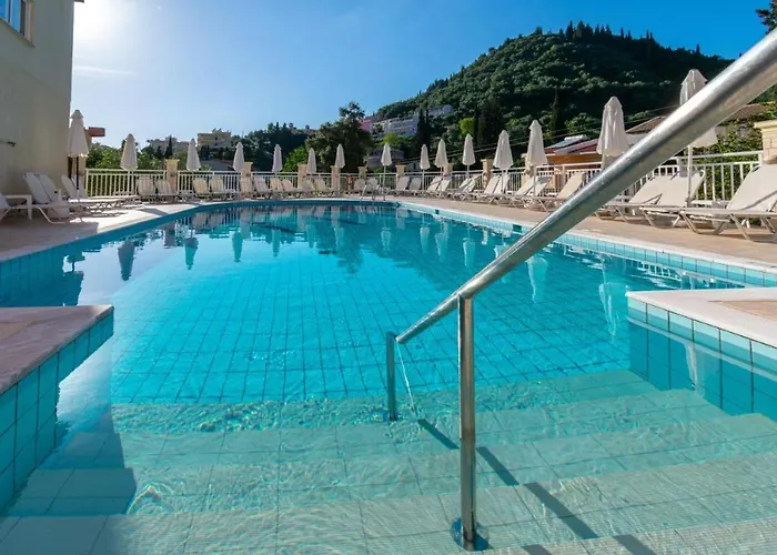 Alexander Aparthotel 3*