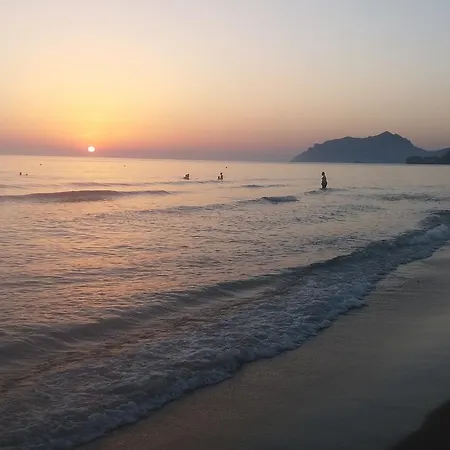 Alexander 아파트호텔 3*