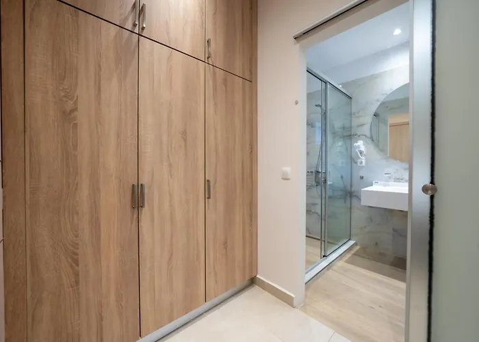 Aparthotel Alexander 3*